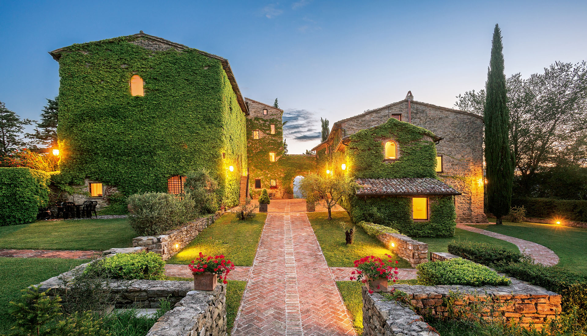 Umbria romantico conti borgo hotelatema